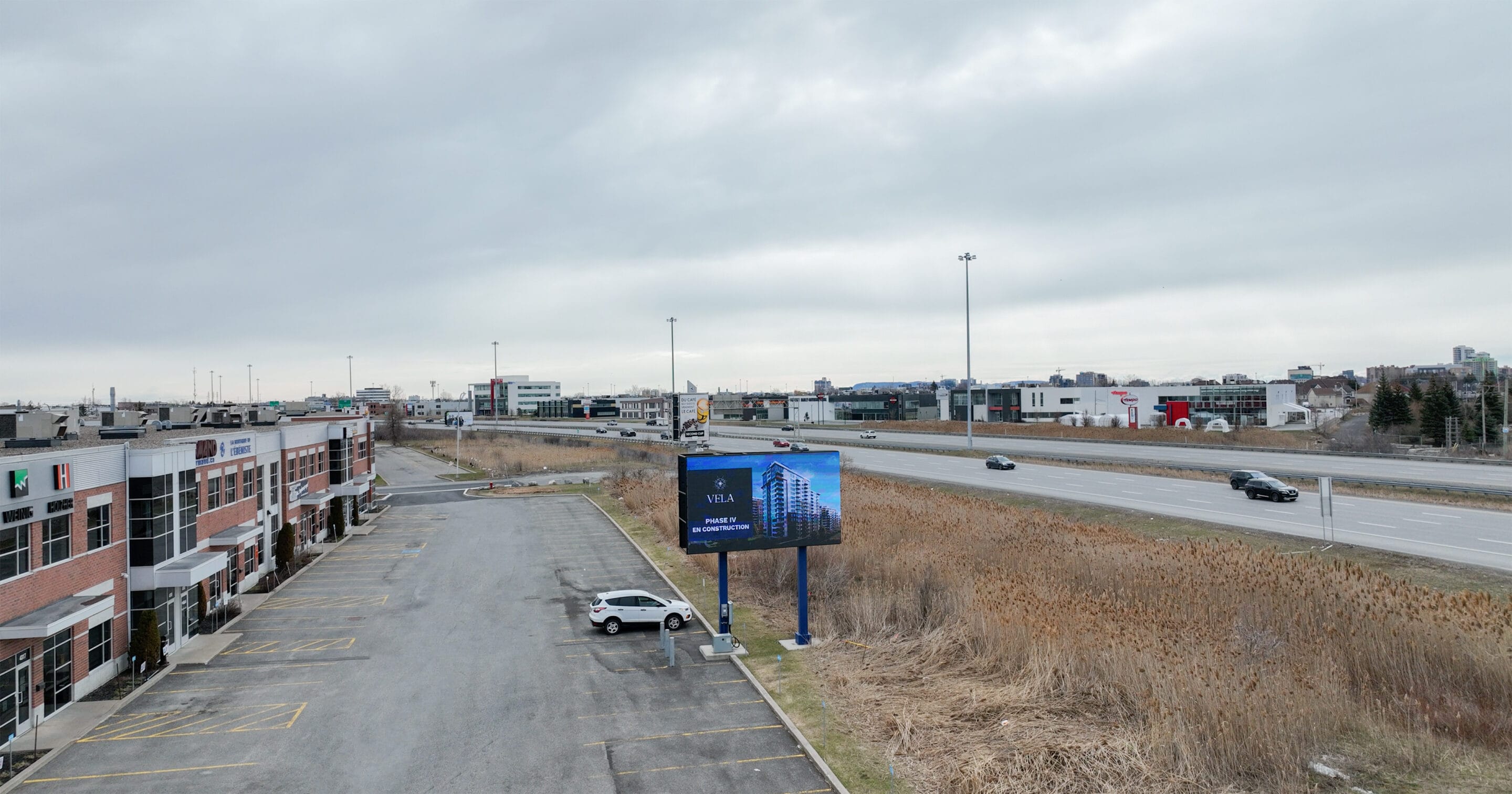 panneau-numerique-laval-autoroute-15 panneau-numerique-laval-autoroute-15